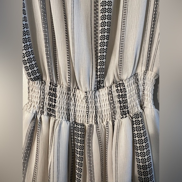 LINE + DOT Revolve SMALL Alexis Black White Pom Pom Gauzy Off Shoulder Mini Sexy - Picture 10 of 11